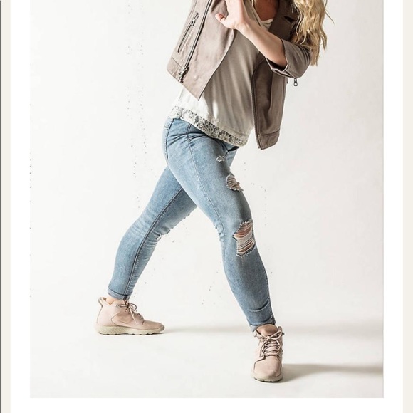 Timberland Aerocore Shoes - Picture 2 of 12